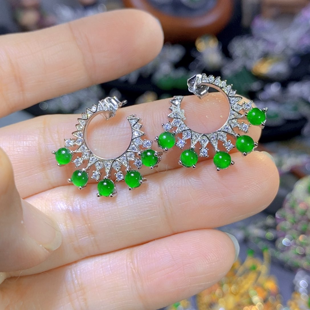 翡翠颈饰银S925镶嵌天然翡翠