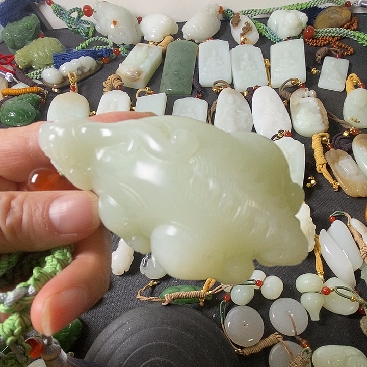 和田玉（糖玉）未镶嵌颈饰