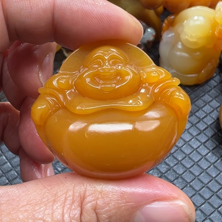 石英质玉（黄龙玉）颈饰未镶嵌