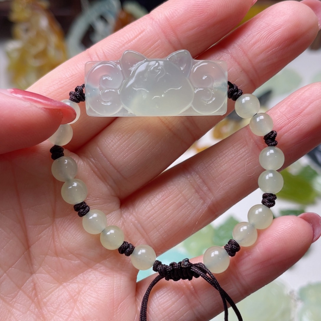 蛇纹石玉颈饰未镶嵌