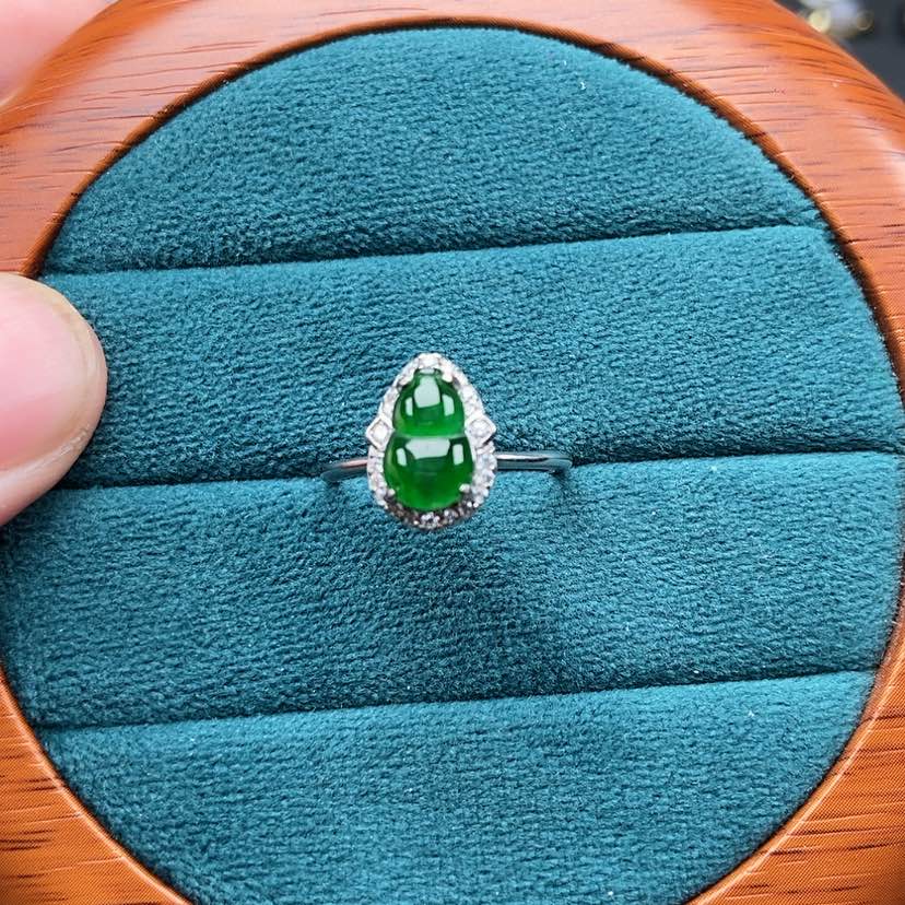 【闪购商品】翡翠戒指银S925镶嵌不***池兮兮