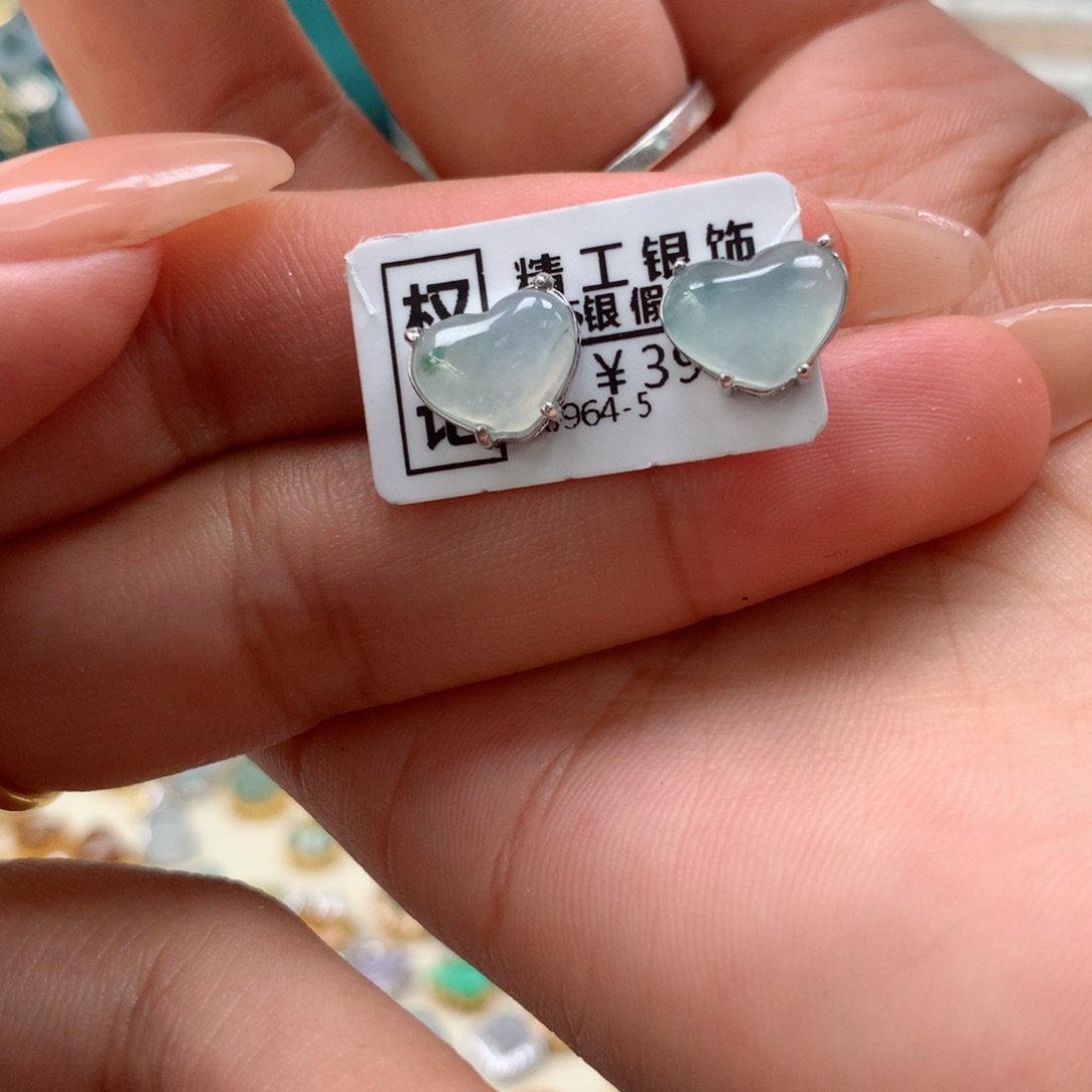 颈饰银S925镶嵌翡翠爱心耳钉
