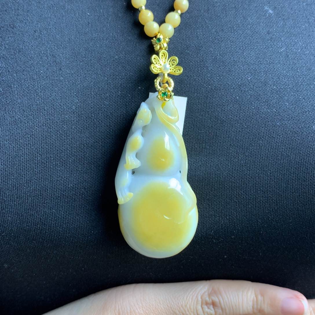 翡翠颈饰未镶嵌翡翠