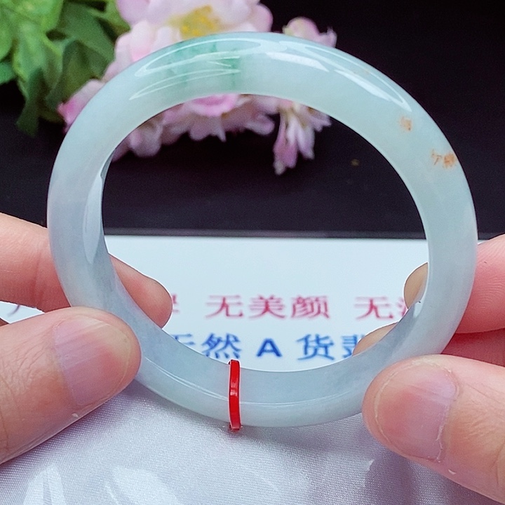 翡翠手镯未镶嵌60圈