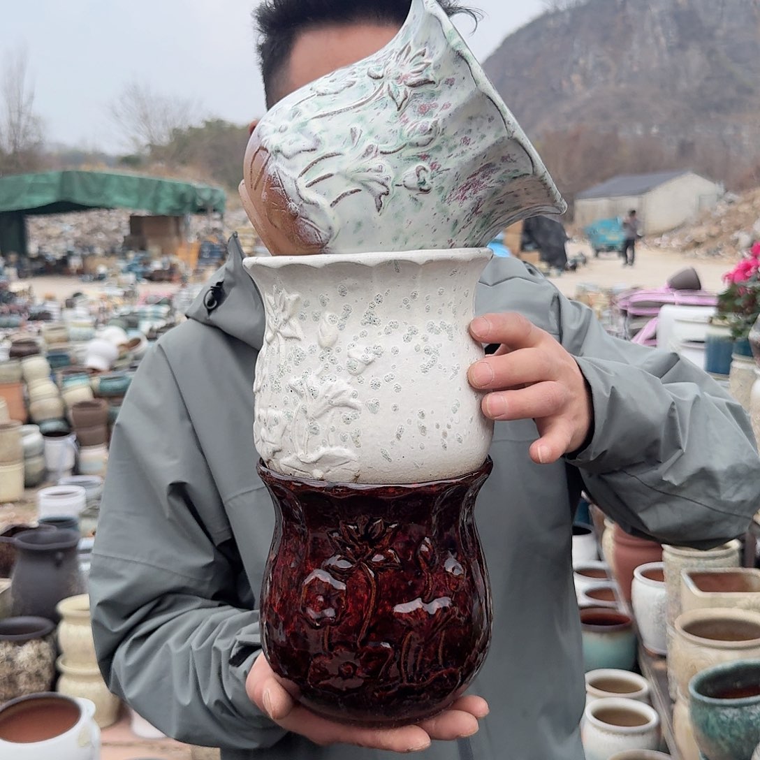 紫砂花盆口15高15:三个胡巴荷花
