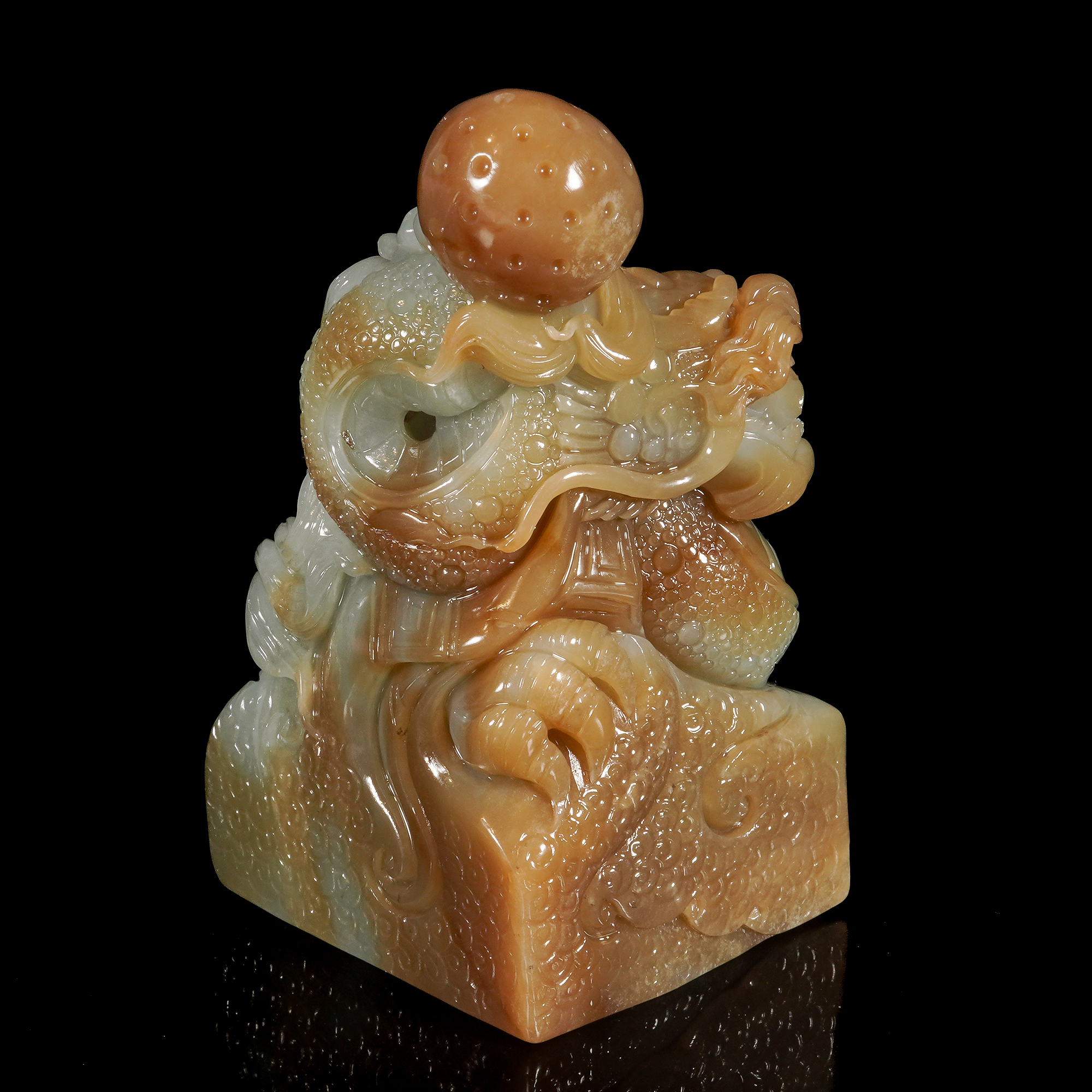 LOT.013和田玉巧雕龙珠印章/X2973