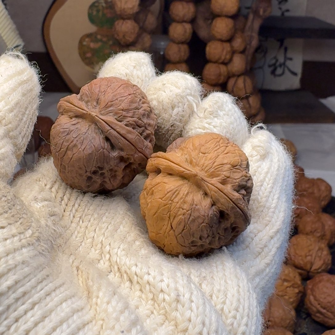 把件文玩核桃火烧云35.5 天然七彩