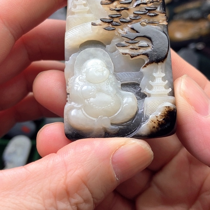 阿***罗和田玉未镶嵌颈饰