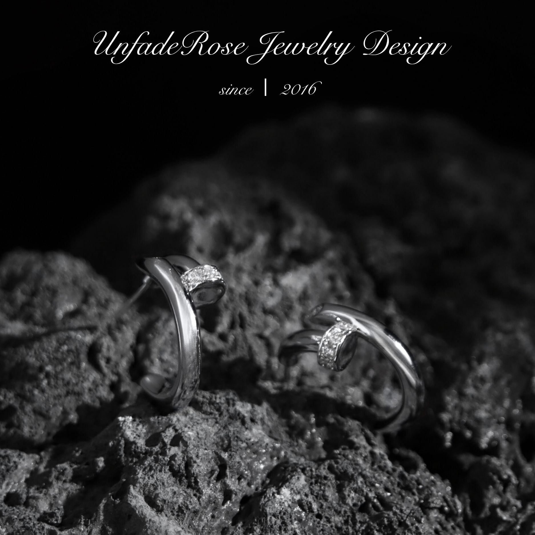 UNFADE ROSE镀k金钉子镶钻耳钉F023C