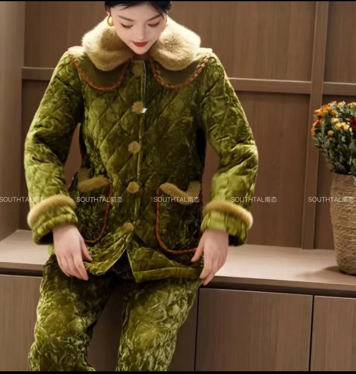 南态晚秋2025新款撞色三层夹棉加厚珊瑚绒冬季女士家居服睡衣套装