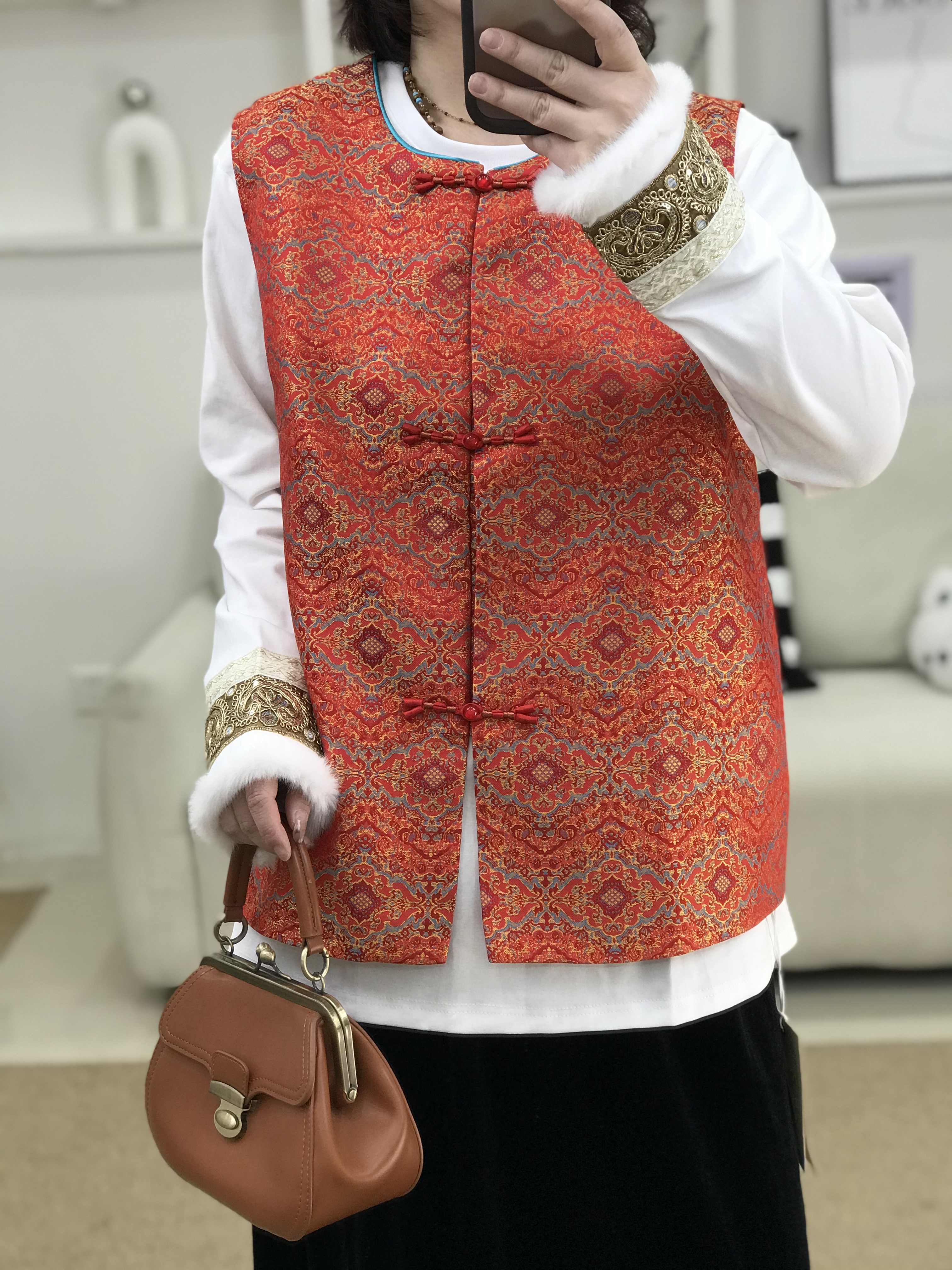 {莹莹推荐}55389冬季大码女装国风金丝刺绣马甲+国风袖上衣两件套