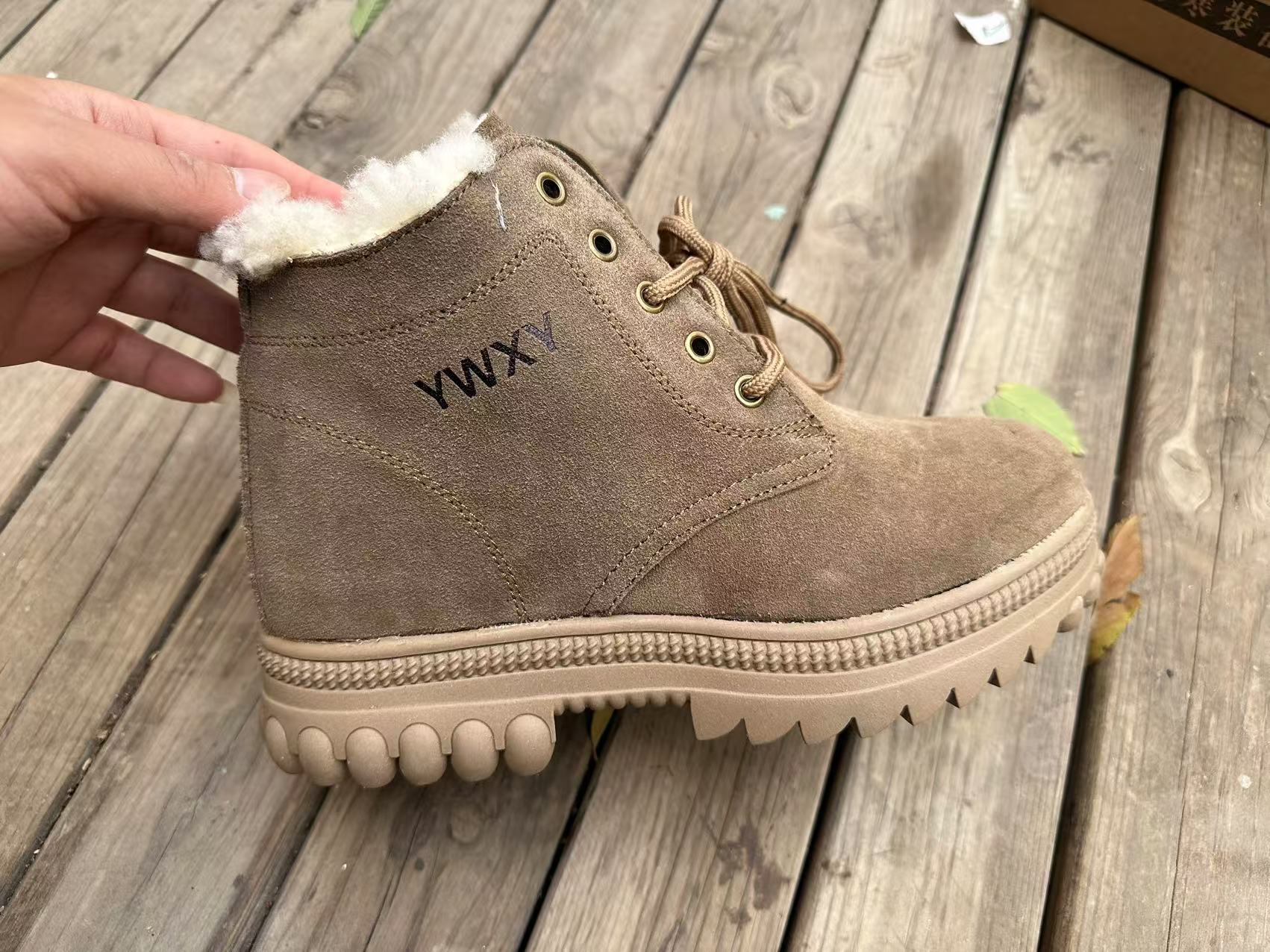 冬季高帮加绒加厚防寒靴皮毛一体防滑鞋羊毛鞋棉鞋东北户外雪地靴