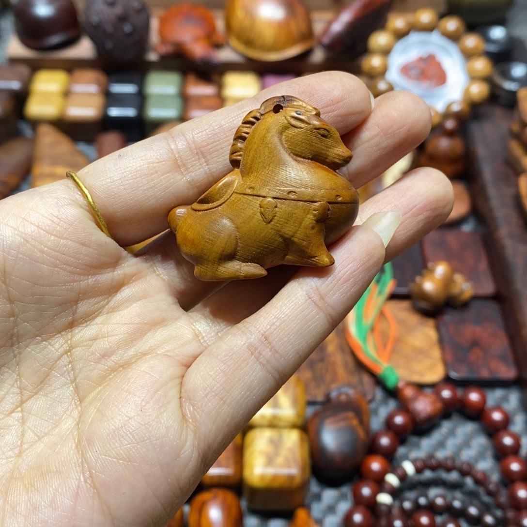 咖***雨木枣木瑕疵雕刻一个