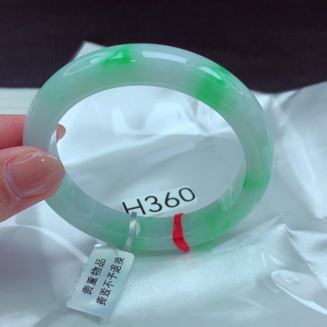 翡翠手镯未镶嵌手镯88