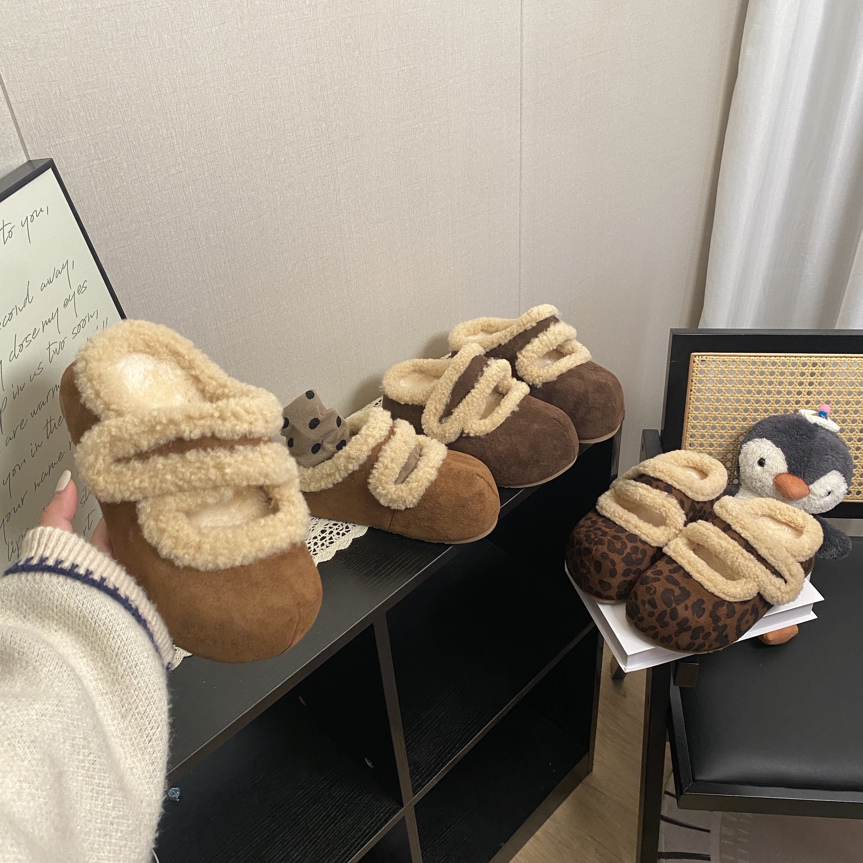 冬季新款百搭加绒韩版女魔术贴毛毛鞋2025内增高镂空勃肯鞋包头拖