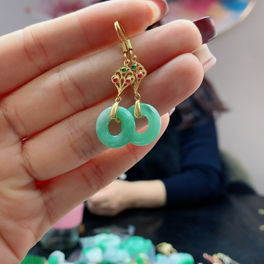 【闪购商品】翡翠耳饰未镶嵌，