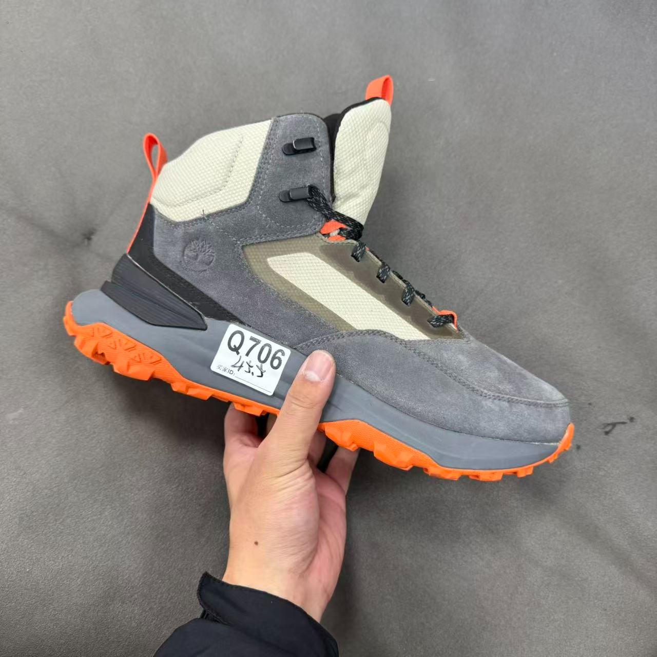 高帮户外徒步鞋轻便耐磨运动鞋 Q706  ( 无原盒 鞋垫原垫）