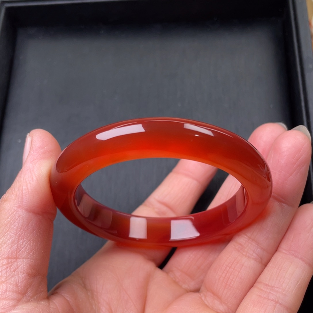 玛瑙/玉髓手镯未镶嵌53圈口