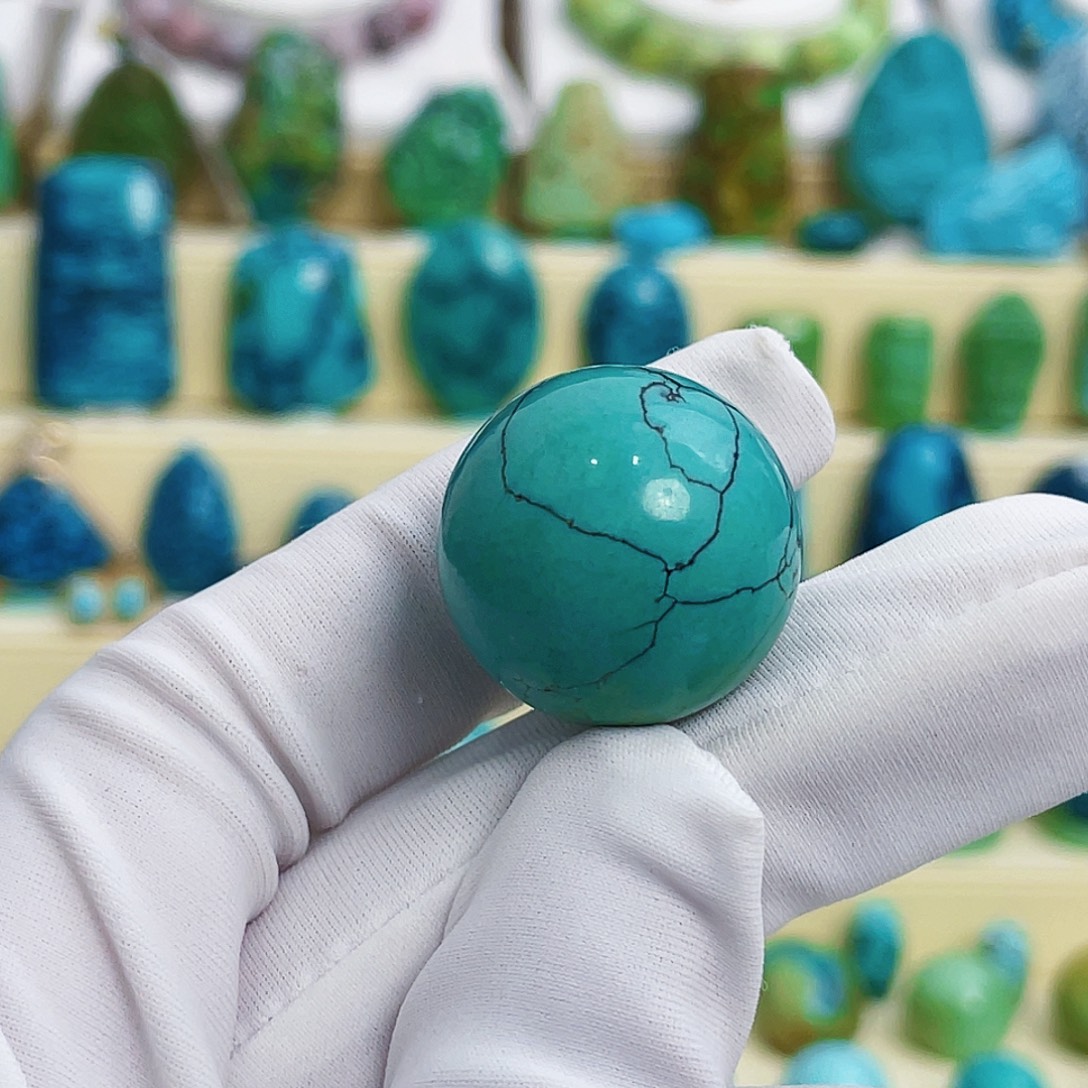 绿松石未镶嵌颈饰