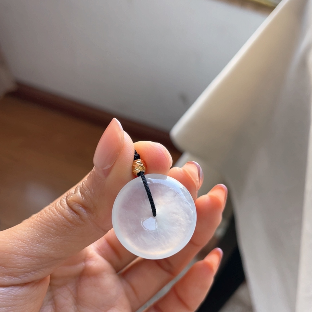 翡翠颈饰未镶嵌平安扣