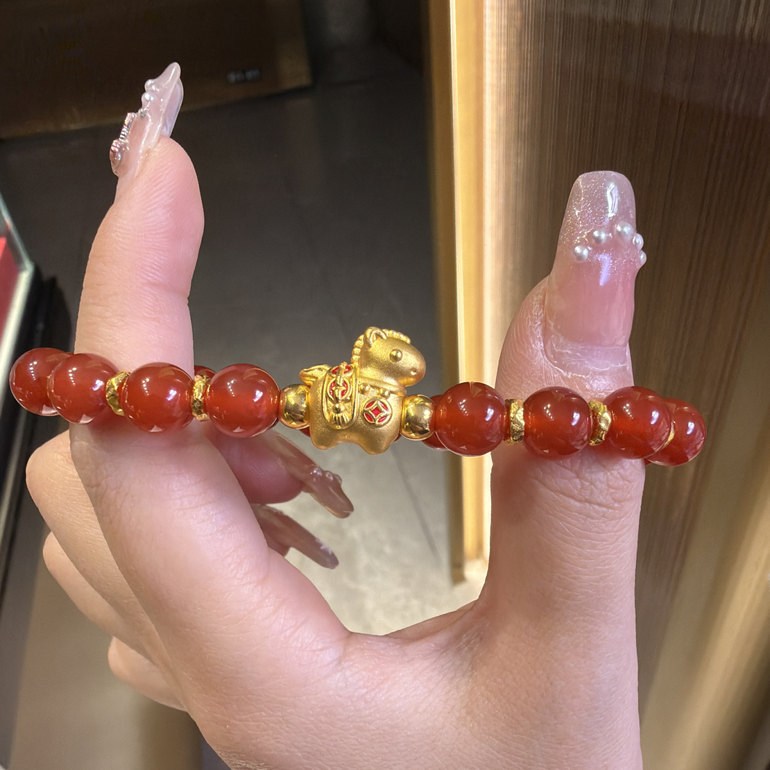 足金999纯黄金盘缠红色手串 木马金珠搭配大盘缠 轻奢