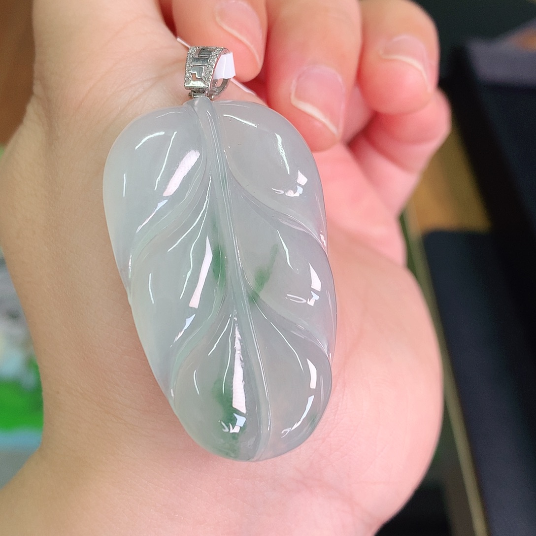 翡翠颈饰18K金镶嵌冰胶飘绿大叶子46*227.8*6