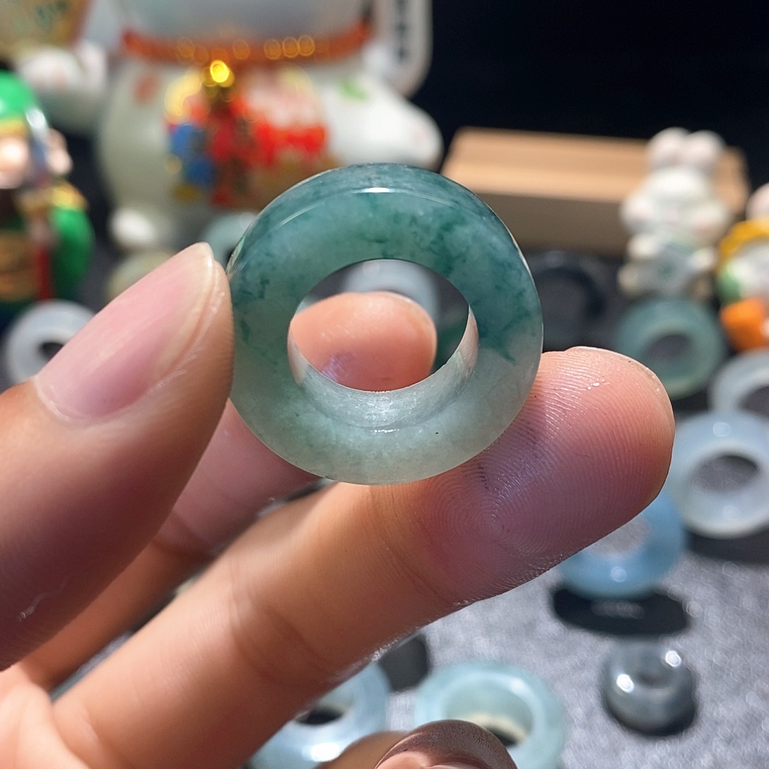 定制翡翠未镶嵌戒指