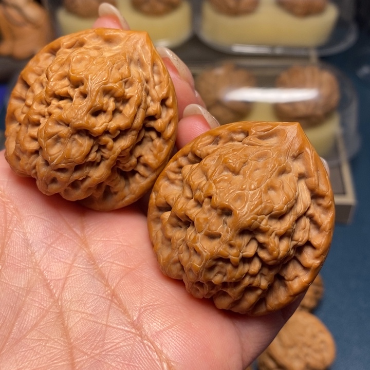 【闪购商品】文玩核桃把件金公子
