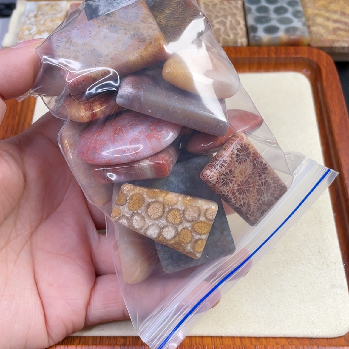 【闪购商品】硅化玉吊坠(赠链)未镶嵌方**正