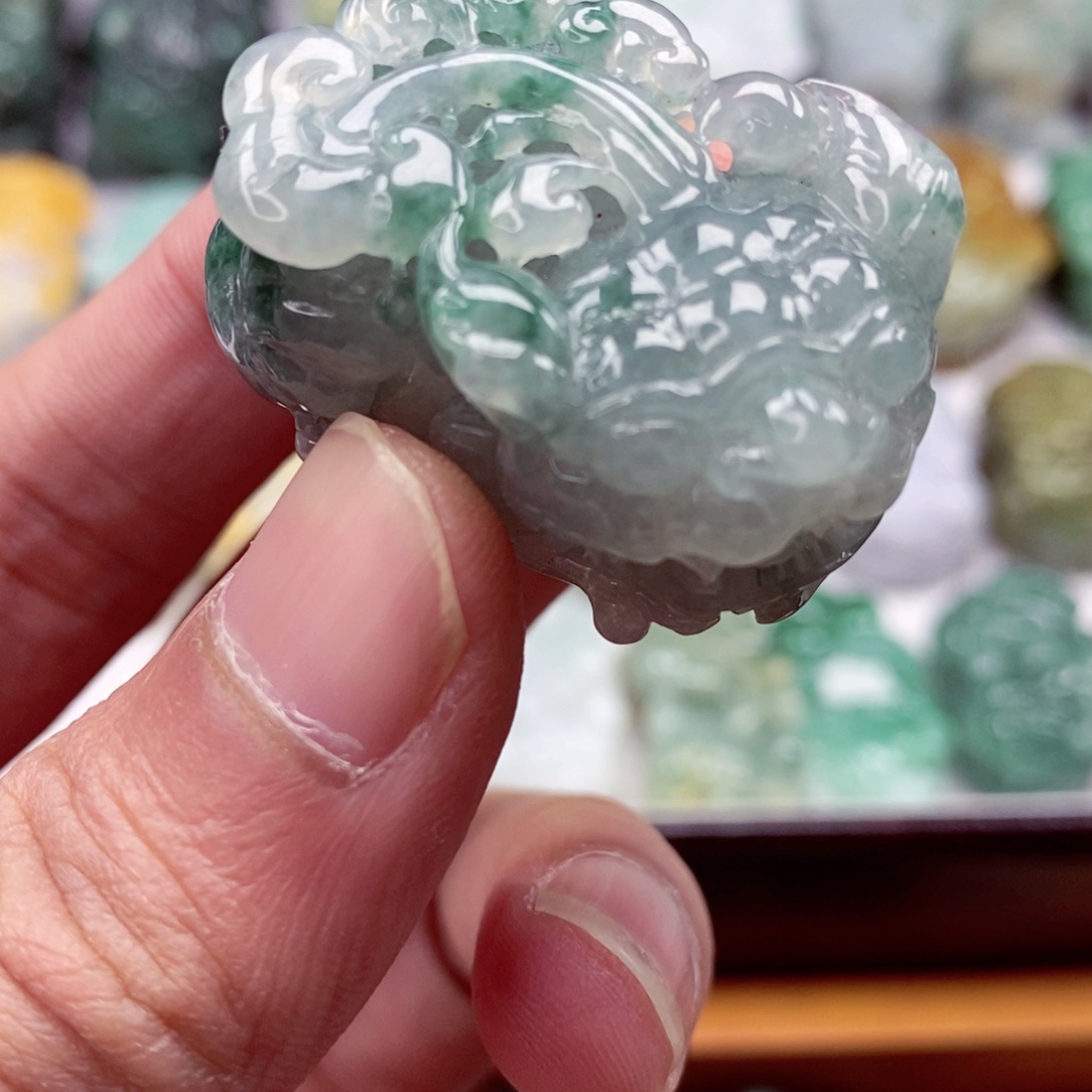 翡翠颈饰未镶嵌翡翠