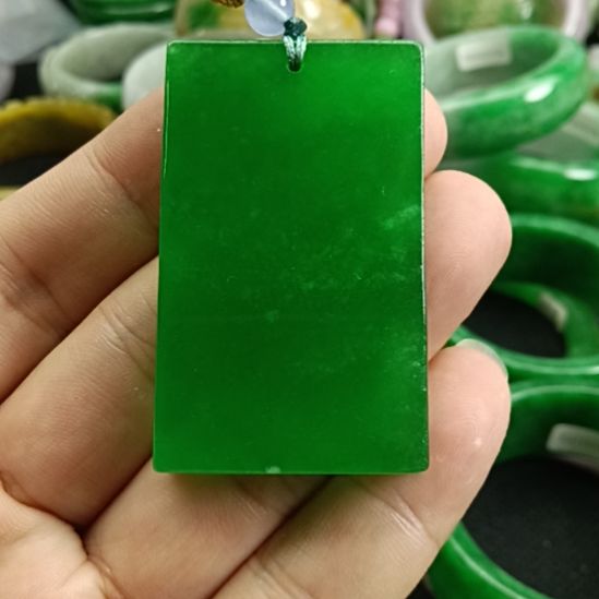 翡翠未镶嵌颈饰用****1
