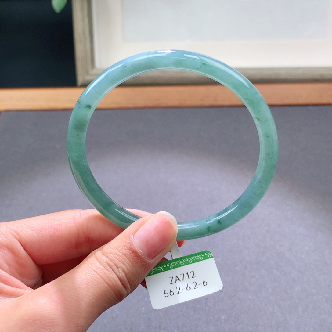 翡翠手镯未镶嵌天然翡翠手镯叮当镯