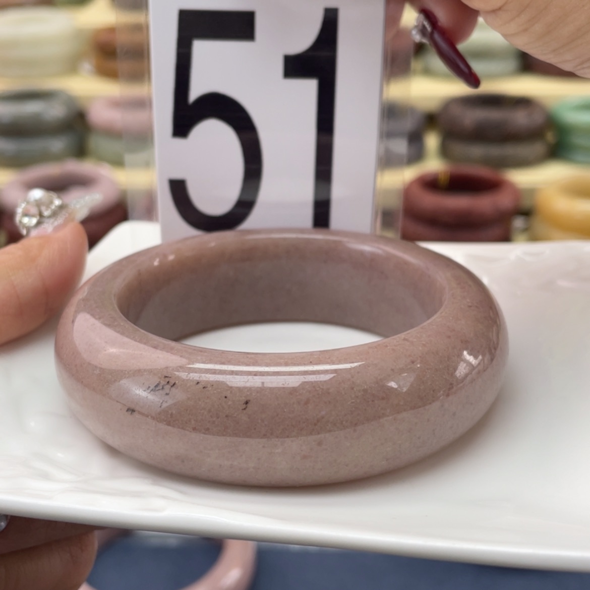 【闪购商品】石英质玉手镯未镶嵌