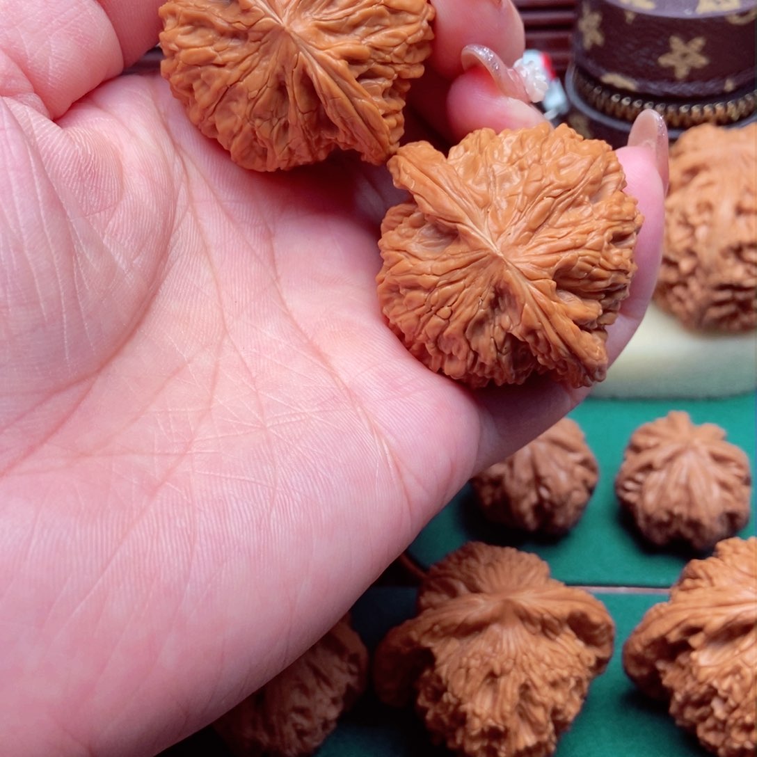 文玩核桃吊坠权*掰山地磨盘44+