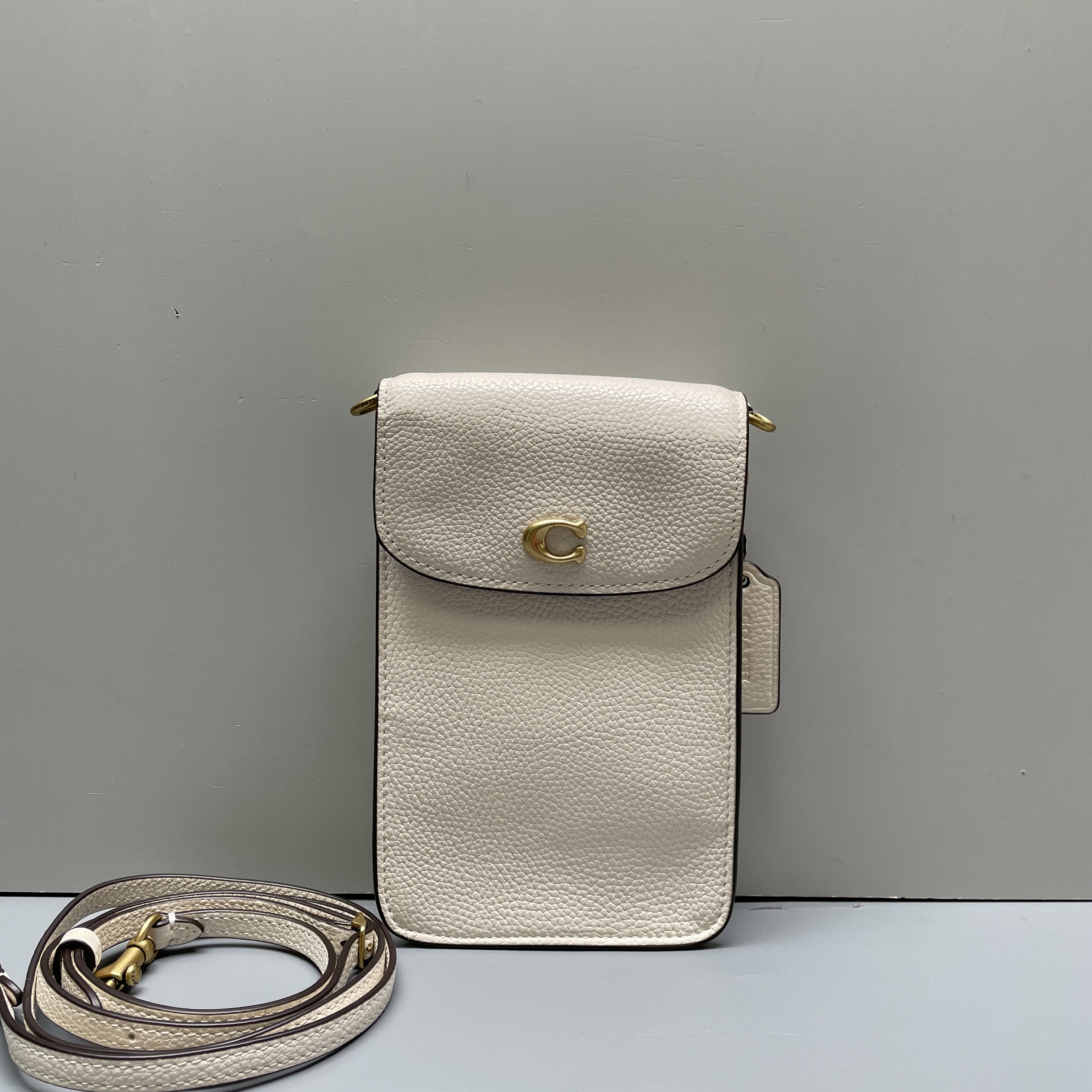 95新 COACH/蔻驰 小林/白色手机包11*17*3cmB010202