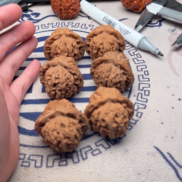 文玩核桃吊坠四座楼