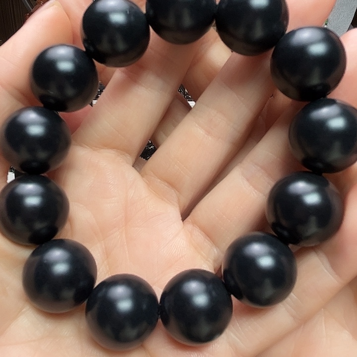 向***行和田玉（墨玉）未镶嵌颈饰卡18圆珠高羊脂