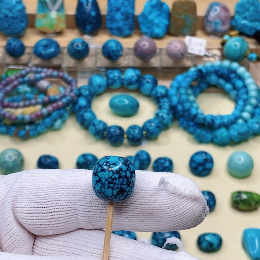 绿松石未镶嵌珠宝奇石