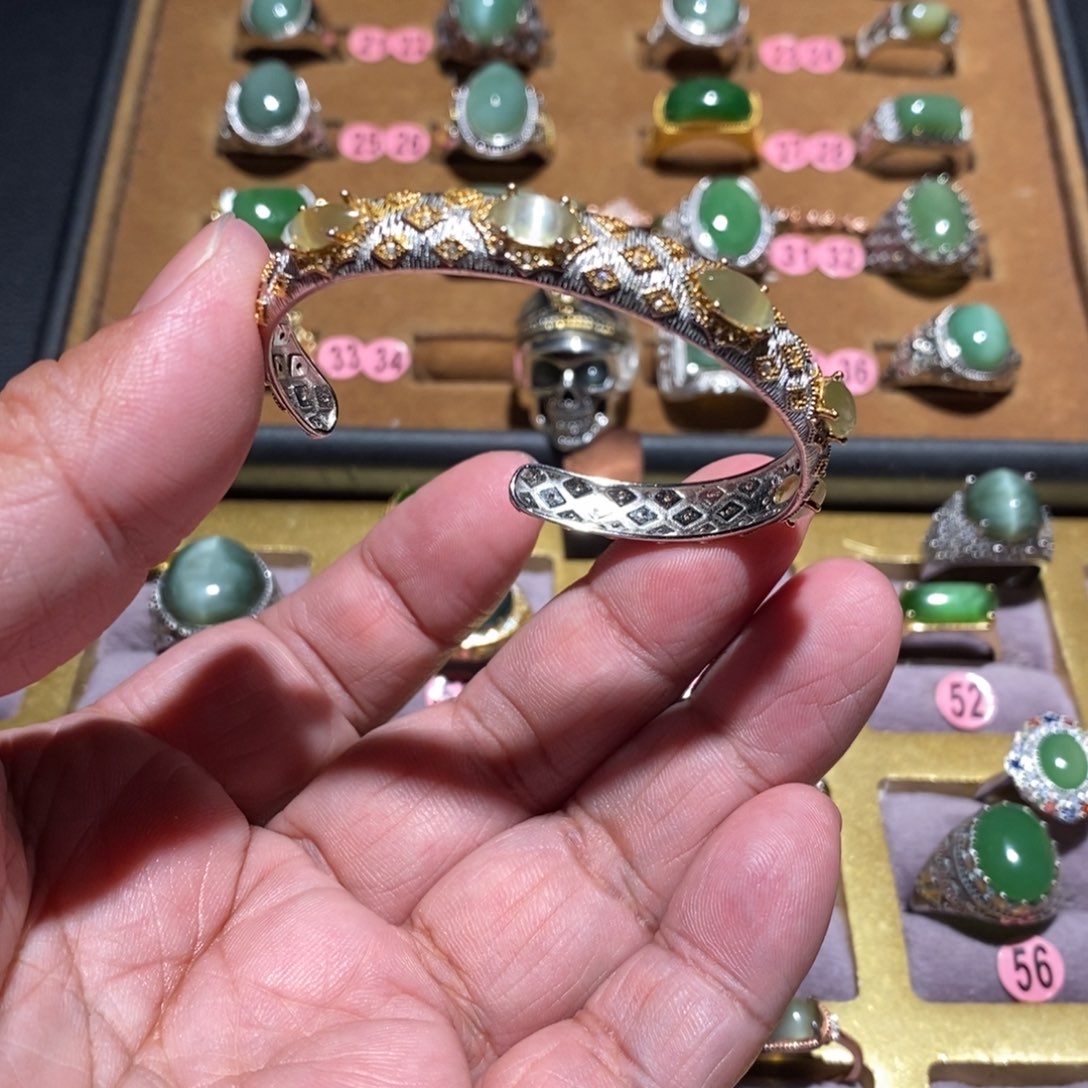 和田玉（碧玉）手镯银S925镶嵌燕**飞