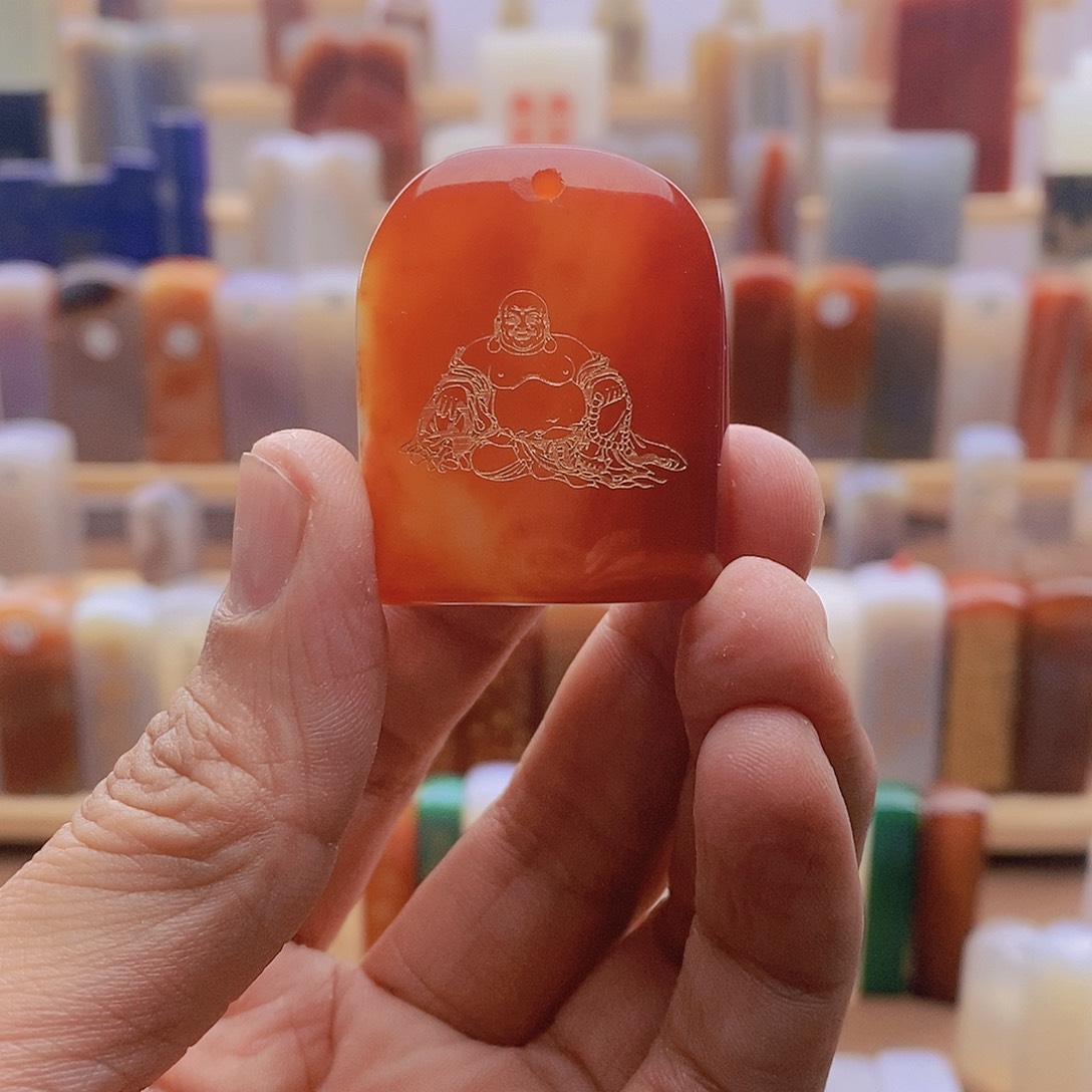 玛瑙/玉髓弥勒佛不含刻字未镶嵌