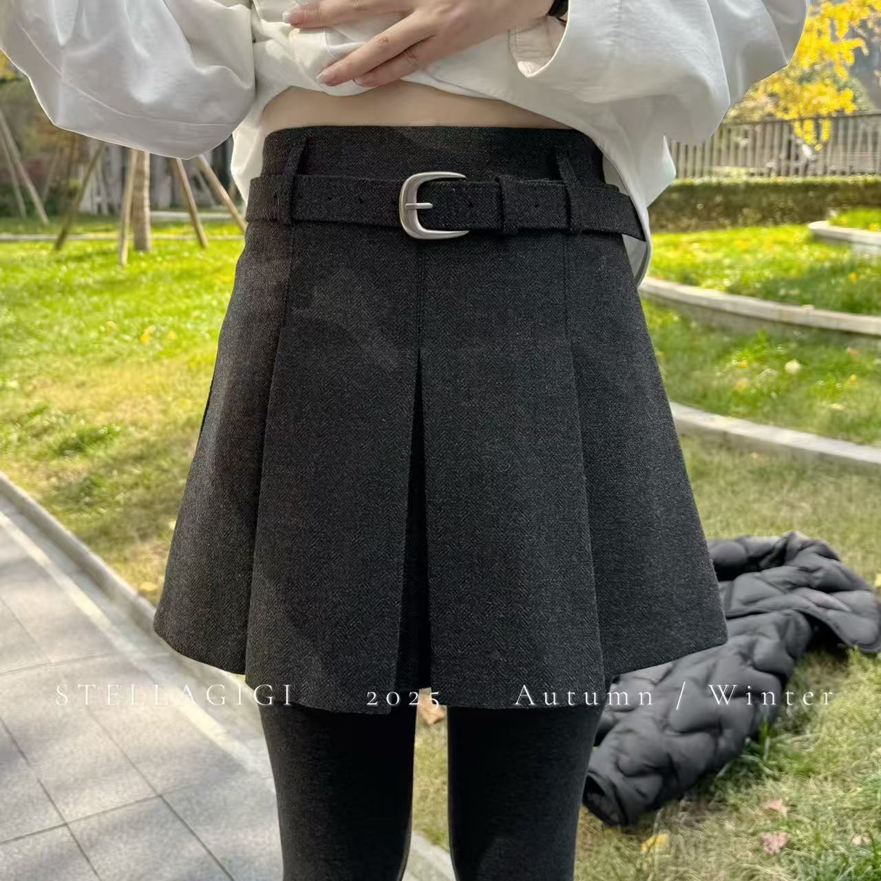 SG / 郭幂幂 AW 回归首播 减龄百搭毛呢百褶短裙Q-20253049