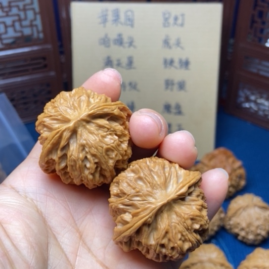 文玩核桃把件苹果园41