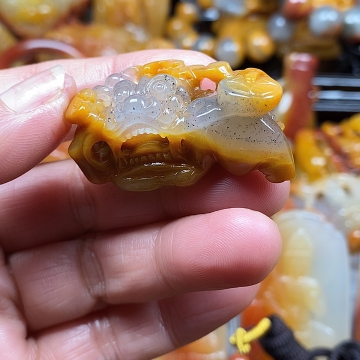 好***话石英质玉（黄龙玉）合金颈饰