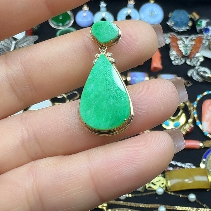 翡翠18K金镶嵌吊坠(不含链)