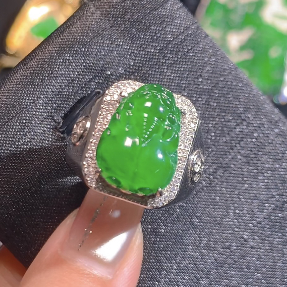 天然翡翠A货吊坠