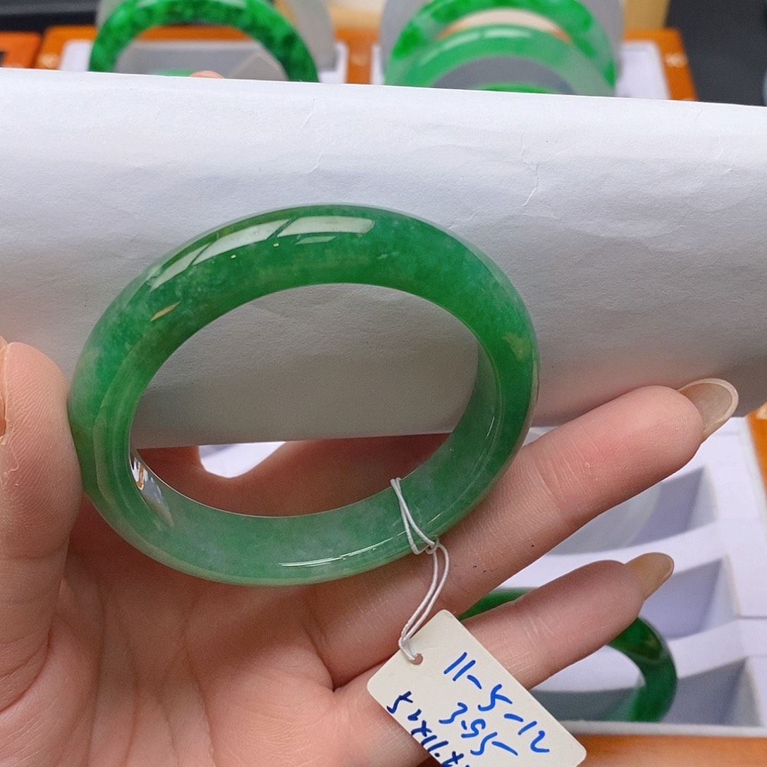 翡翠未镶嵌手镯52