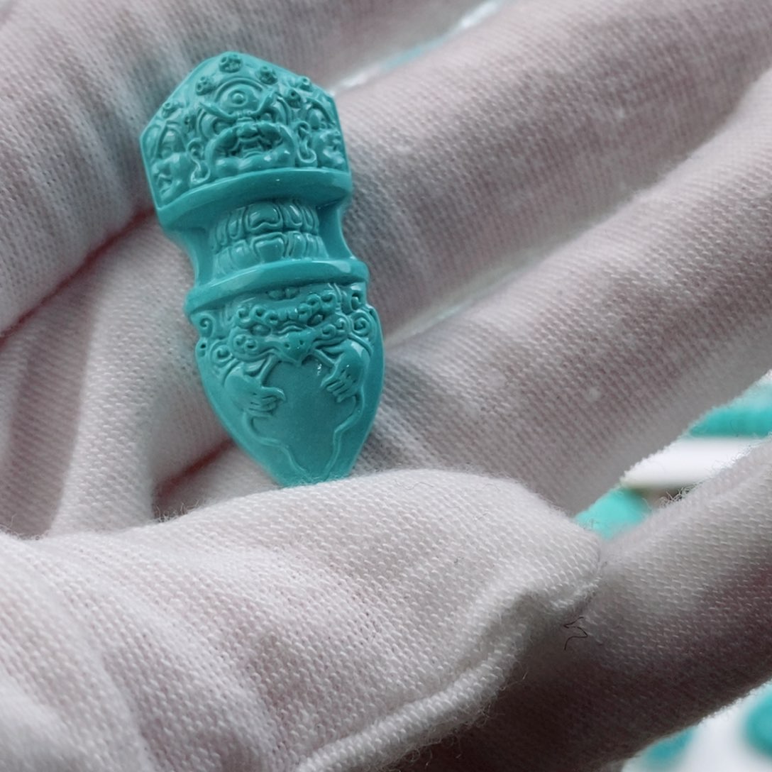 绿松石配饰未镶嵌