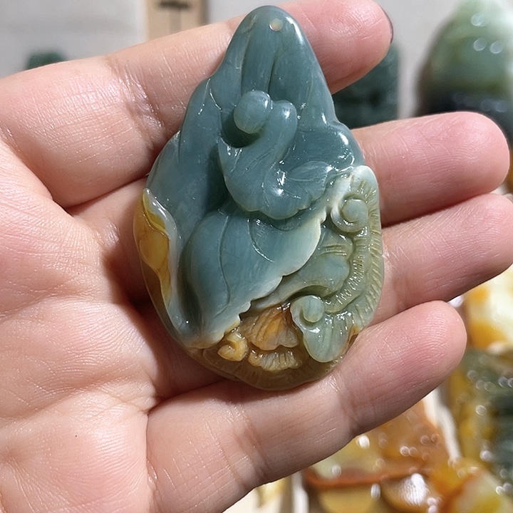 岫玉吊坠(赠链)未镶嵌南*