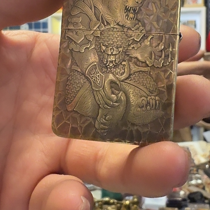 佐罗二代910黄铜浮雕食铁兽打火机