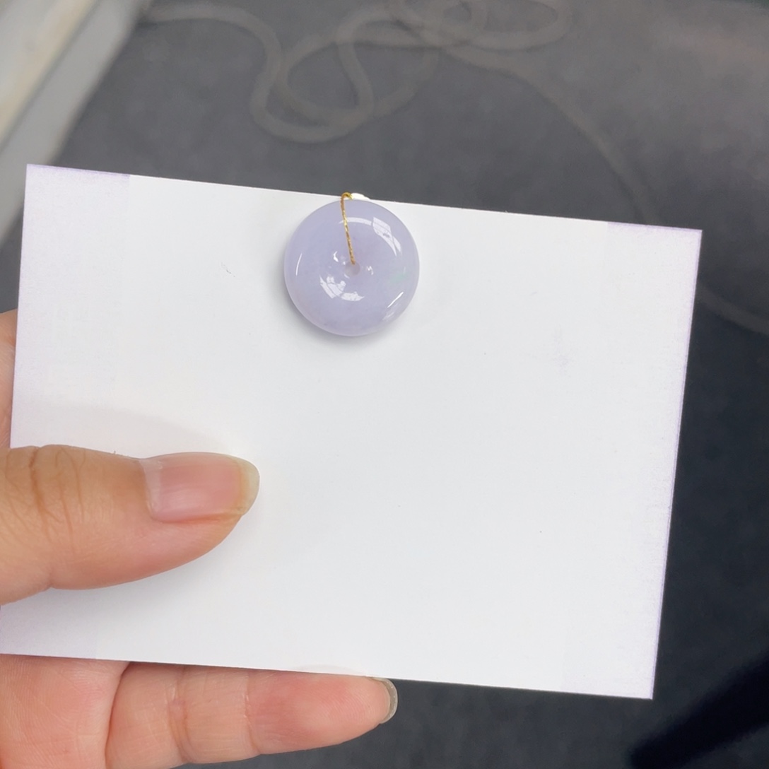 翡翠颈饰未镶嵌平安扣